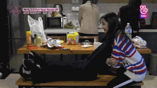 여자끼리 윗몸일으키기 하면 안되는이유